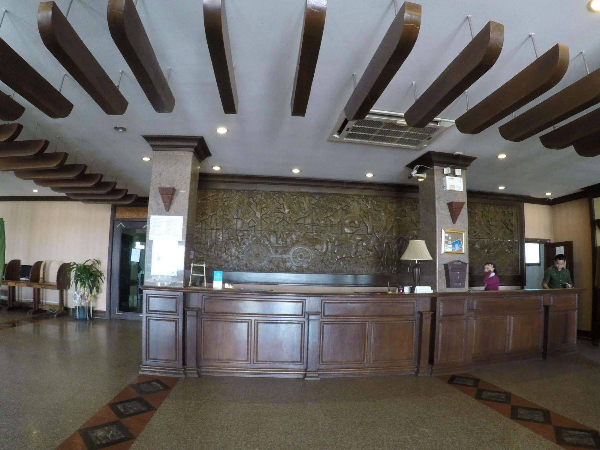 Sengtawan Riverside Hotel Вьентьян Экстерьер фото