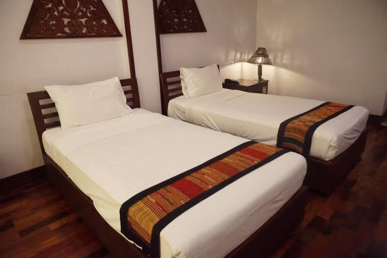 Sengtawan Riverside Hotel Вьентьян Экстерьер фото