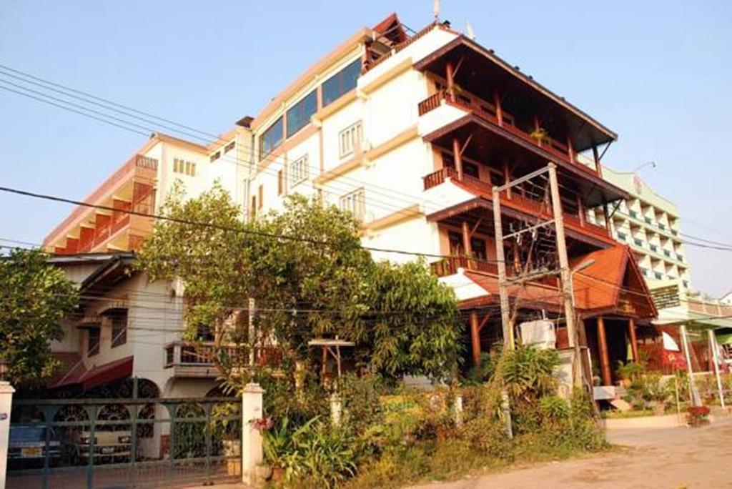 Sengtawan Riverside Hotel Вьентьян Экстерьер фото